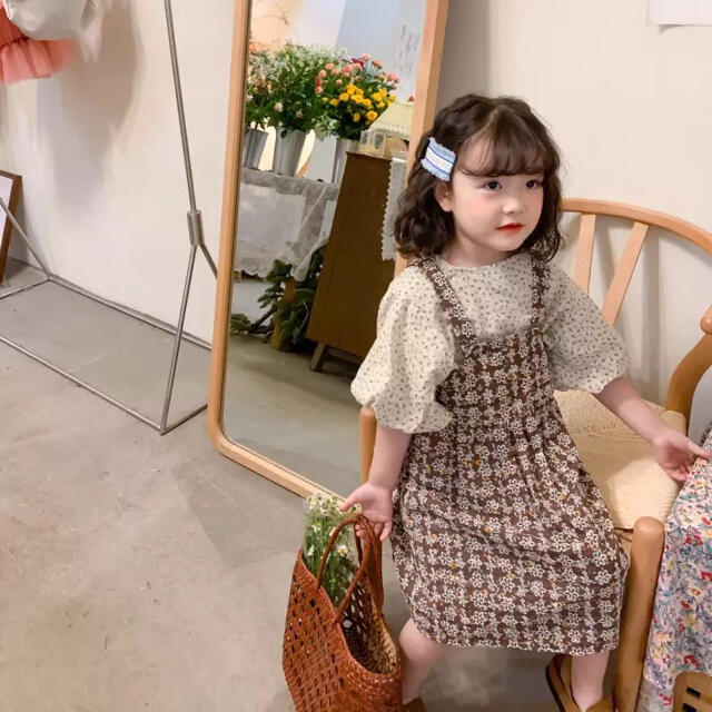 【新品】コバナシシュウワンピース　女の子　子供服　子ども服　春　夏　秋 キッズ/ベビー/マタニティのキッズ服女の子用(90cm~)(ワンピース)の商品写真