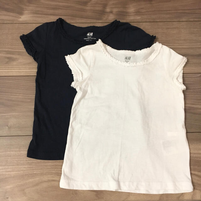 H&M(エイチアンドエム)のH&M Tシャツ トップス　２枚セット　90 シンプル　無地　保育園 キッズ/ベビー/マタニティのキッズ服女の子用(90cm~)(Tシャツ/カットソー)の商品写真