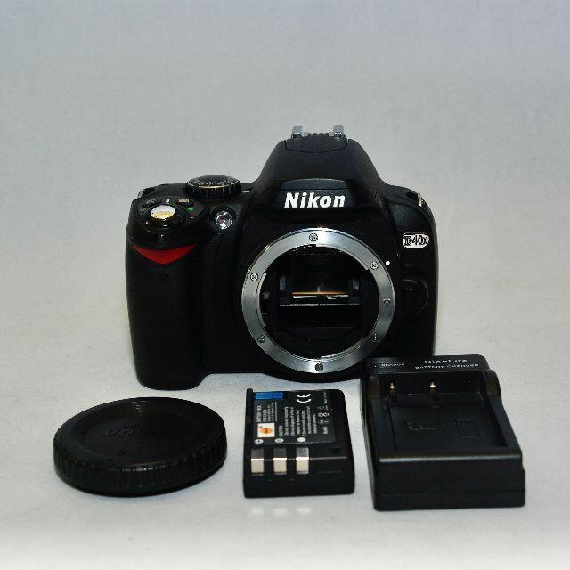 D40X （ニコンのデジタル一眼レフ） スマホ/家電/カメラのカメラ(デジタル一眼)の商品写真