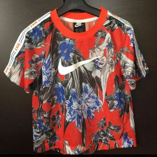 ナイキ(NIKE)のNIKE ナイキTシャツ メッシュ 花柄(Tシャツ(半袖/袖なし))