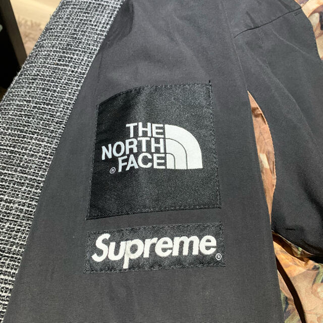 Supreme(シュプリーム)のsupreme the north face 16aw マウンテンパーカー 枯葉 メンズのジャケット/アウター(マウンテンパーカー)の商品写真