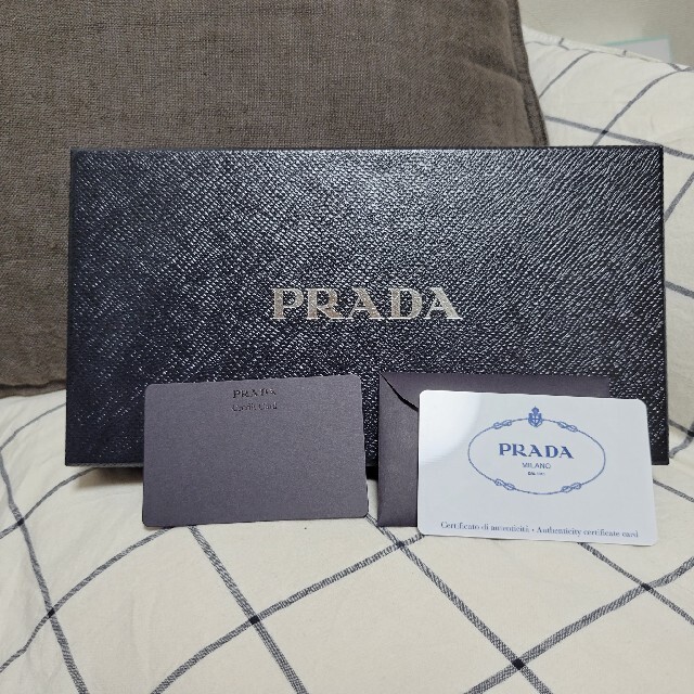 PRADA(プラダ)のPRADA 長財布　 レディースのファッション小物(財布)の商品写真