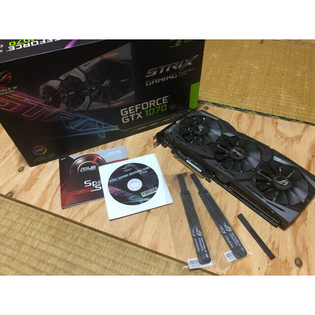 ASUS(エイスース)のSTRIX GRAPHICS CARD GEFORCE GTX1070 8GB スマホ/家電/カメラのPC/タブレット(PCパーツ)の商品写真