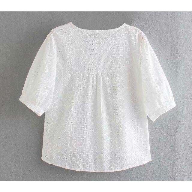 ZARA(ザラ)の💠6月新作🦋4529◆white ホワイト カットレース ブラウス レディースのトップス(シャツ/ブラウス(長袖/七分))の商品写真