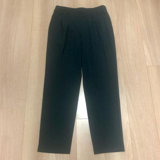 ユニクロ(UNIQLO)の【新品】ユニクロ：テーパードパンツ　Lサイズ（紺）(カジュアルパンツ)