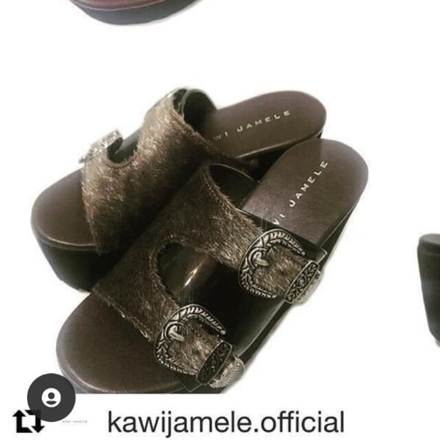 KAWI JAMELE(カウイジャミール)のダブルモンクハラコサンダル レディースの靴/シューズ(サンダル)の商品写真