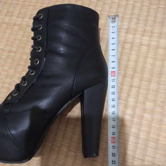 ブーツ　圧底　22.5cm　黒　ブラック レディースの靴/シューズ(ブーツ)の商品写真