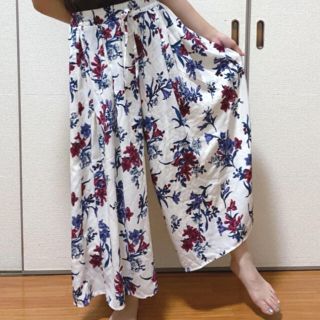 ジーナシス(JEANASIS)のガウチョパンツ（花柄）(その他)