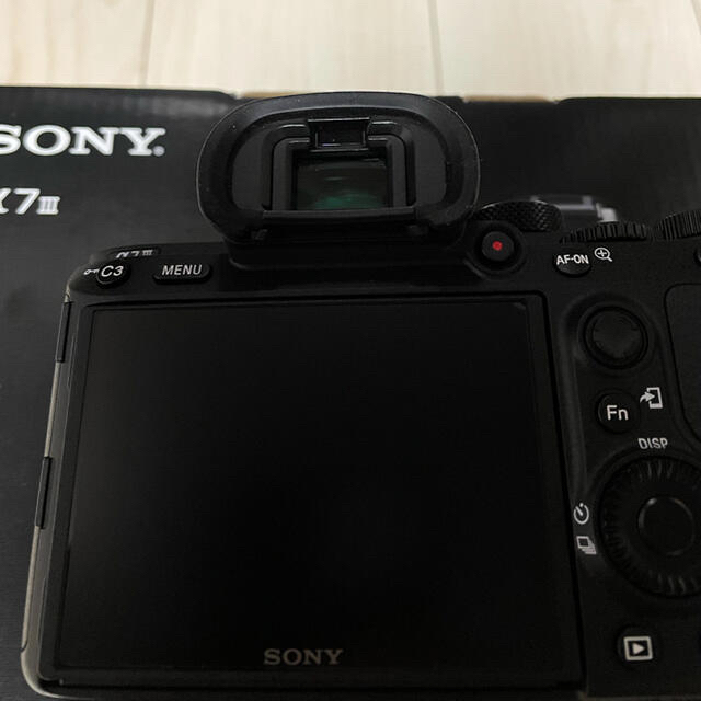 SONY(ソニー)のSONY α7Ⅲ ズームレンズキット ILCE7M3K スマホ/家電/カメラのカメラ(ミラーレス一眼)の商品写真