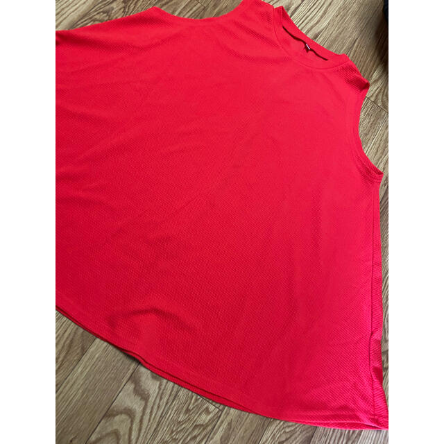 ノースリーブ　トップス　赤 レディースのトップス(Tシャツ(半袖/袖なし))の商品写真