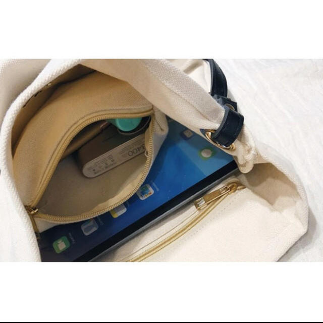 【傷あり】トートバッグ ショルダーバッグ 肩掛け 韓国 キャンバス　ポーチ付き レディースのバッグ(ショルダーバッグ)の商品写真