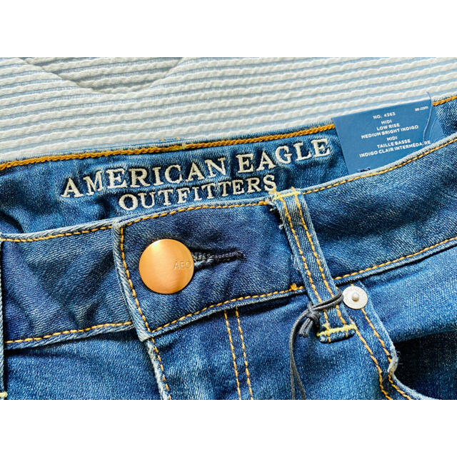 American Eagle(アメリカンイーグル)の【新品タグ付8】アメリカンイーグルストレッチダメージデニムショートパンツM007 レディースのパンツ(ショートパンツ)の商品写真