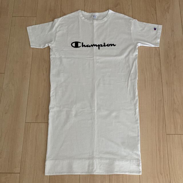 Champion(チャンピオン)のお盆限定せーる！！美品‼︎ チャンピオン　ワンピース レディースのワンピース(ひざ丈ワンピース)の商品写真