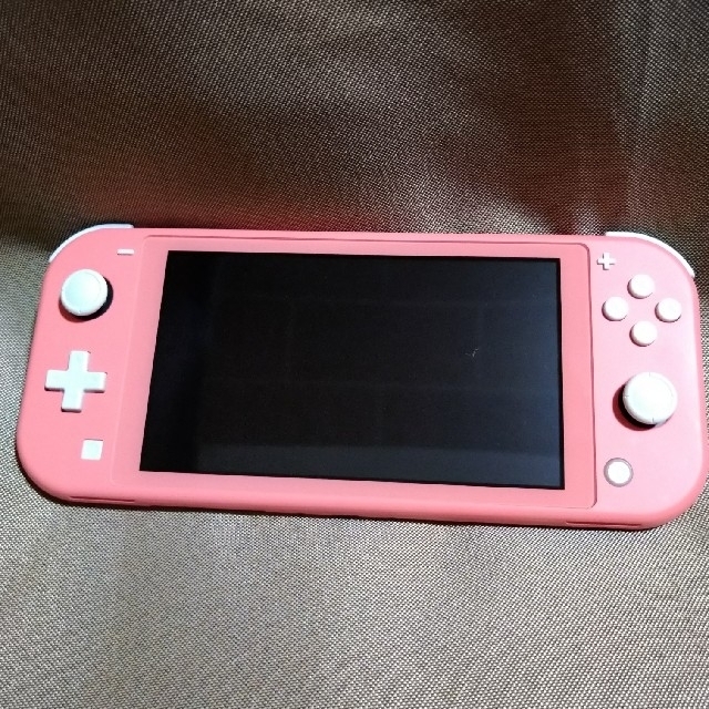 Nintendo Switch lite コーラル ＋どうぶつの森セット エンタメ/ホビーのゲームソフト/ゲーム機本体(家庭用ゲーム機本体)の商品写真