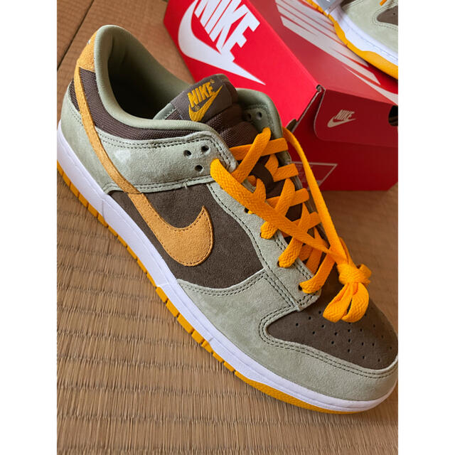 NIKE(ナイキ)のNIKE DUNK LOW DUSTY OLIVE 【29cm】 メンズの靴/シューズ(スニーカー)の商品写真