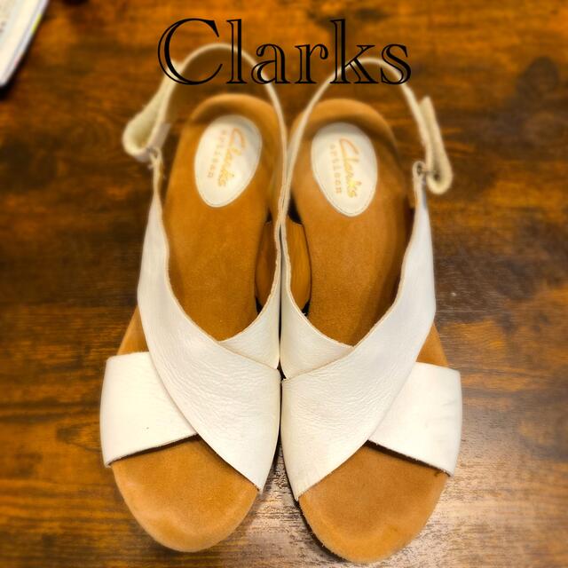 Clarks(クラークス)のClarks キャスリンシー コルクソール サンダル 24センチ レディースの靴/シューズ(サンダル)の商品写真
