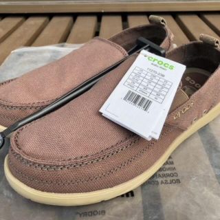 クロックス(crocs)の【新品】2足+1足オマケ　Crocs Men’s Walu Slip-On (スニーカー)