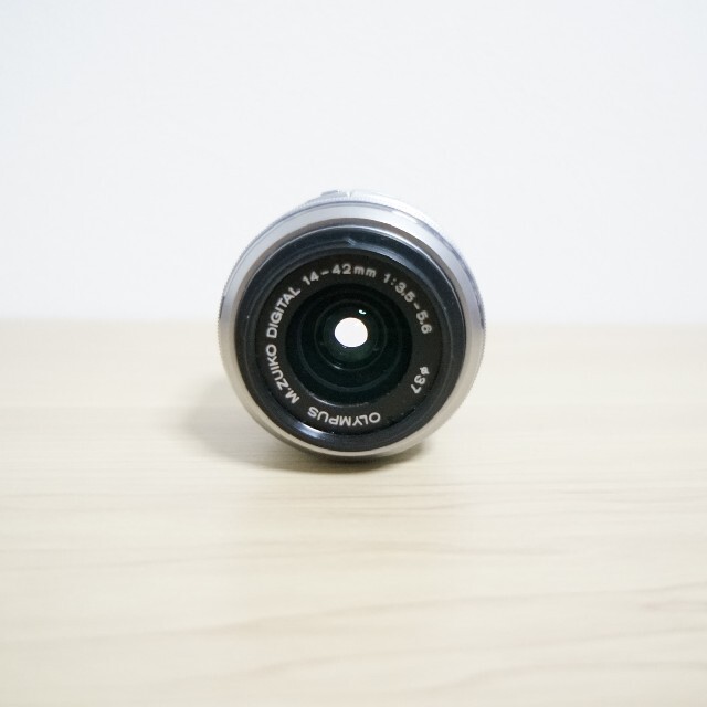 OLYMPUS(オリンパス)のOLYMPUS E−PM1 PINK　レンズキット スマホ/家電/カメラのカメラ(ミラーレス一眼)の商品写真