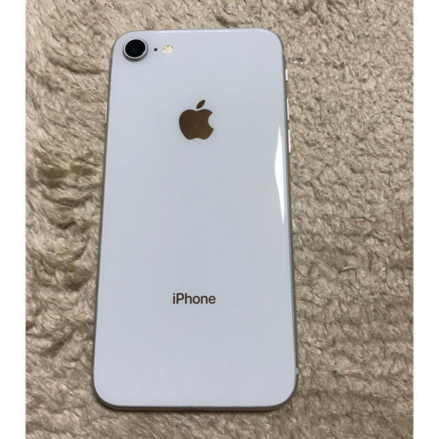 Apple(アップル)のiPhone8 256GB シルバー スマホ/家電/カメラのスマートフォン/携帯電話(スマートフォン本体)の商品写真