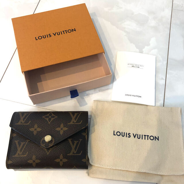 LOUIS VUITTONポルトフォイユヴィクトリーヌ