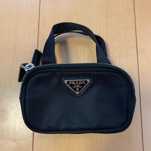 PRADA(プラダ)のプラダ　ミニポーチ　1N1346 黒　未使用自宅保管品 レディースのファッション小物(ポーチ)の商品写真