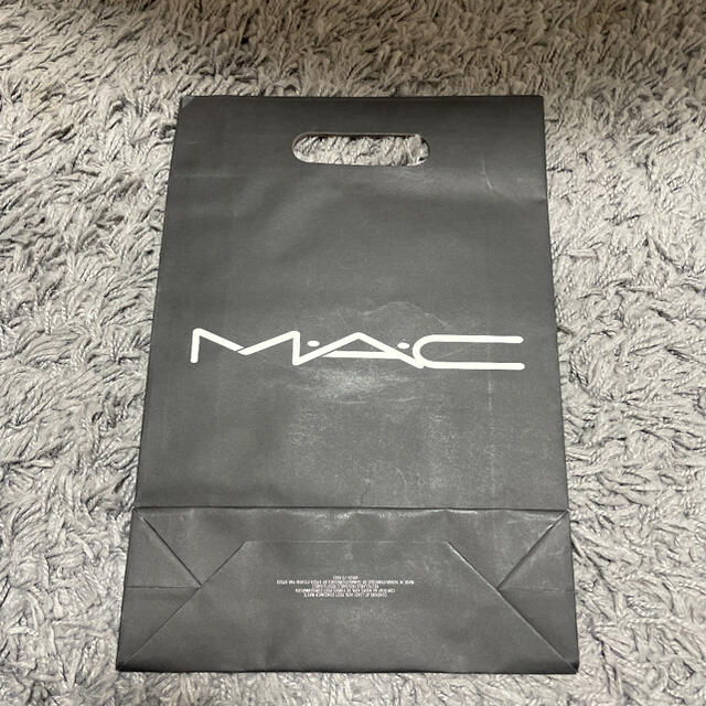 MAC(マック)のMac 紙袋　ショッパー　新品未使用　美品 レディースのバッグ(ショップ袋)の商品写真