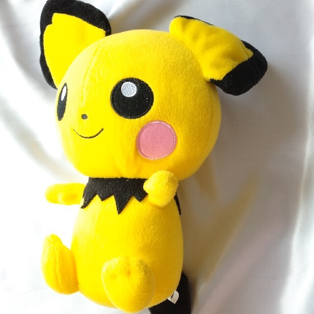 ポケットモンスターサン ムーンつれてってでっかいぬいぐるみ ピチューの通販 By シマトロ S Shop ラクマ