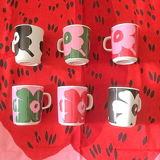 マリメッコ(marimekko)の♡マリメッコ ウニッコ マグカップ 70周年 限定 ピンク グリーン ブラック(グラス/カップ)