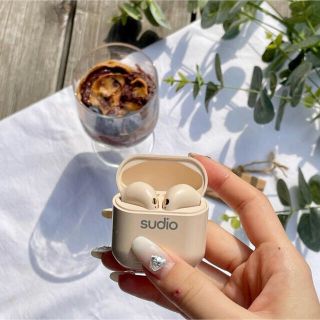 みみたゃ様 新品未使用 sudio nio sand＆アップルスキンレザーケース(ヘッドフォン/イヤフォン)