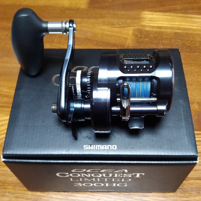 SHIMANO(シマノ)のシマノ オシアコンクエストリミテッド 300hg スポーツ/アウトドアのフィッシング(リール)の商品写真