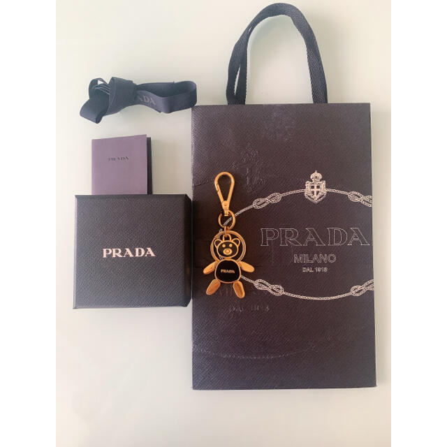 ブランド PRADA クリップ付キーリング ブラック の通販 by るん|プラダならラクマ - PRADA ブランド PRADA クリップ付キーリング ブラック の通販 by るん|プラダならラクマ - PRADA