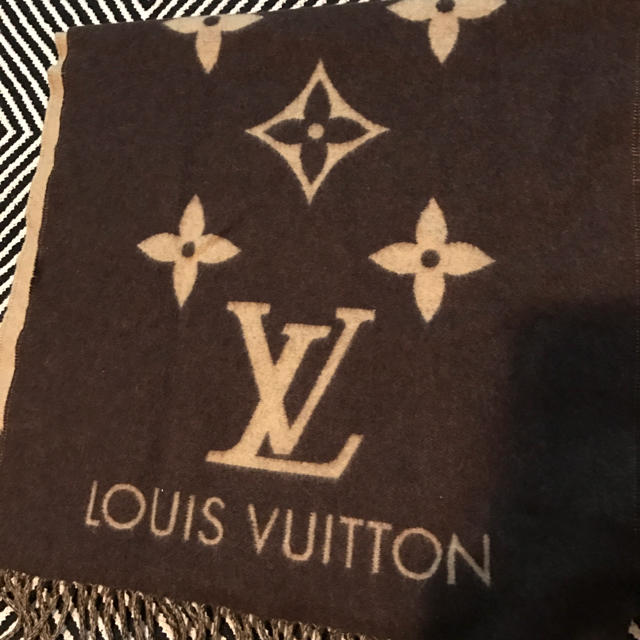 LOUIS VUITTON - ルイヴィトン❤︎マフラー❤︎リバーシブル仕様の通販