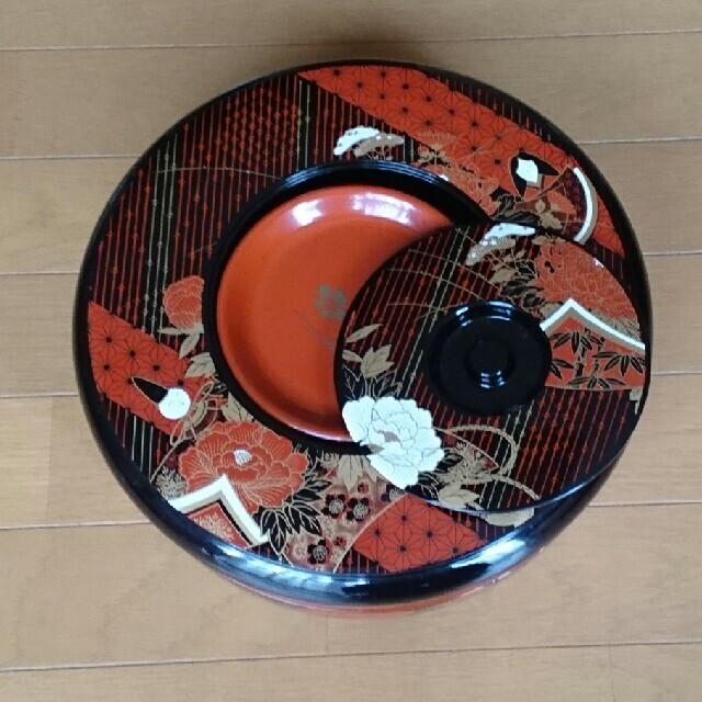 Amazon.co.jp: 台付き重箱 漆器 会津塗 3段 1193 : ホーム＆キッチン