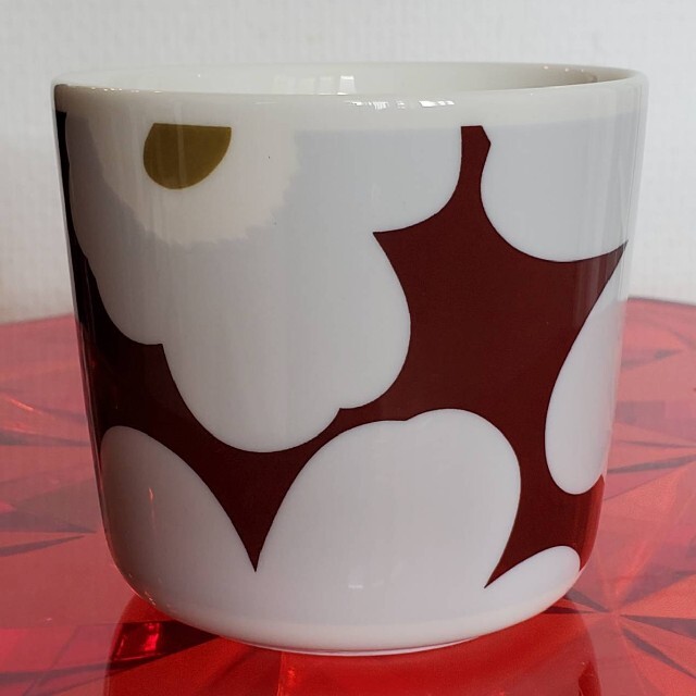 marimekko(マリメッコ)のmarimekko　ラテマグ　ワインレッド　新品 インテリア/住まい/日用品のキッチン/食器(グラス/カップ)の商品写真