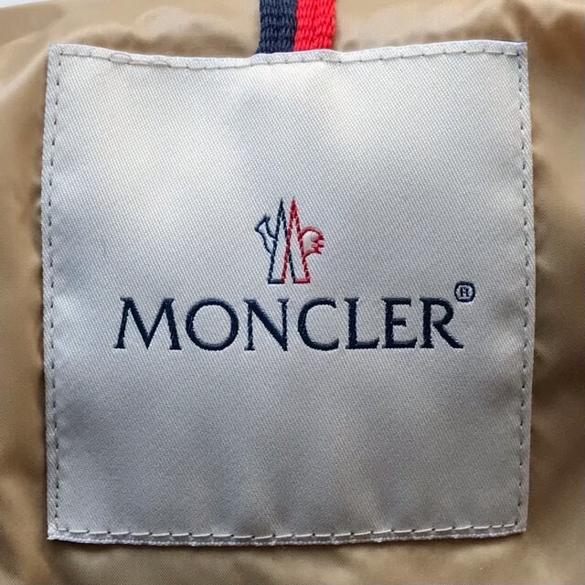 MONCLER(モンクレール)のモンクレール ダウンベスト サイズ1 S美品  レディースのジャケット/アウター(ダウンベスト)の商品写真