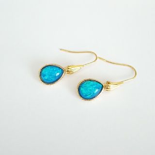 30オパール風ピアス ブルー(ピアス)