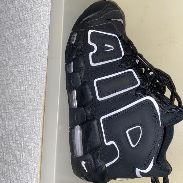 NIKE(ナイキ)のモアテンNIKE Air more uptempo  24.5 ！最終値下げ！ メンズの靴/シューズ(スニーカー)の商品写真