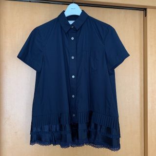 サカイ(sacai)の【よっちゃん様専用】sacai ネイビー プリーツ ＆ レース 付き ブラウス(シャツ/ブラウス(半袖/袖なし))