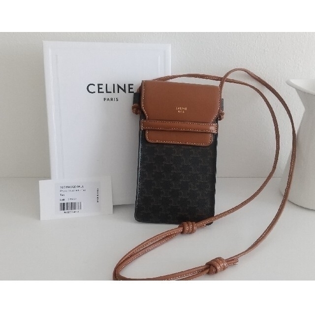 celine - セリーヌ フォンポーチ スマホケース トリオンフの通販 by