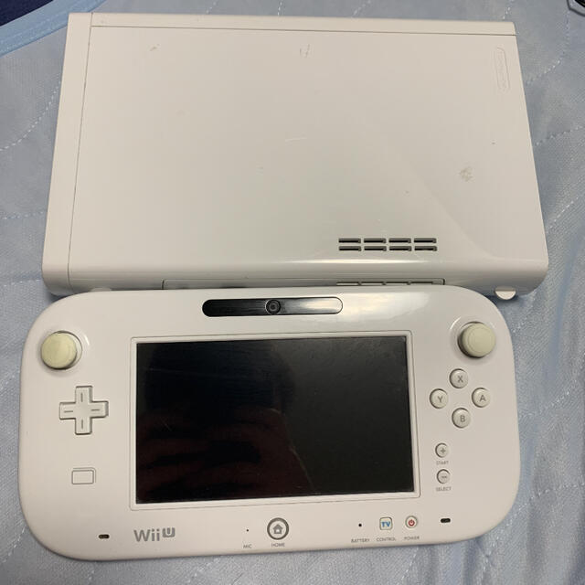 Wii U(ウィーユー)のニンテンドー　WiiU 32GBモデル エンタメ/ホビーのゲームソフト/ゲーム機本体(携帯用ゲーム機本体)の商品写真