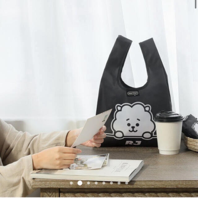 防弾少年団(BTS)(ボウダンショウネンダン)のBT21 日本非売品　エコバッグ　2点セット‼️🐹RJ レディースのバッグ(エコバッグ)の商品写真