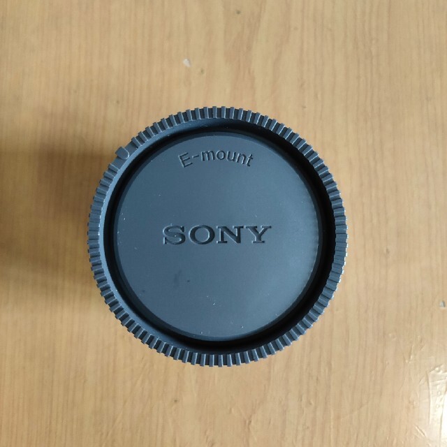 SONY(ソニー)のSONY Sonnar T* FE 55mm F1.8　美品 スマホ/家電/カメラのカメラ(レンズ(単焦点))の商品写真