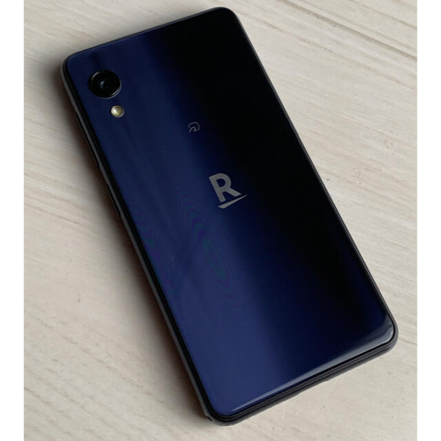 Rakuten(ラクテン)のRakuten mini ナイトブラック スマホ/家電/カメラのスマートフォン/携帯電話(スマートフォン本体)の商品写真