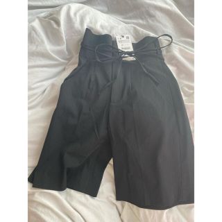 ザラ(ZARA)のZARA ハーフパンツ　新品未使用(ハーフパンツ)