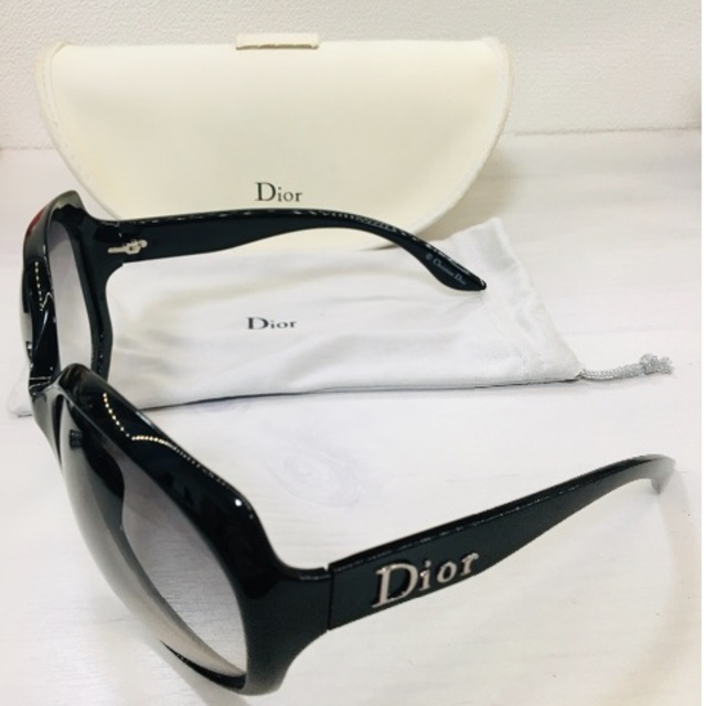 Dior グロッシー サングラス ブラック 新千歳空港 - laboreocupacional
