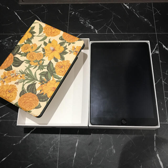 美品　APPLE iPad IPAD WI-FI 32GB 第7世代