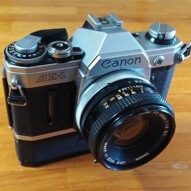 Canon(キヤノン)のＣanon AE1 シルバー+レンズ+ワインダー スマホ/家電/カメラのカメラ(フィルムカメラ)の商品写真