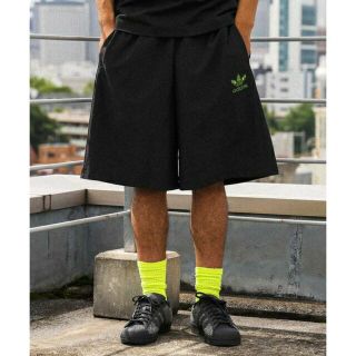 アディダス(adidas)の最値定価8780円!新品!アトモス×アディダス ハーフパンツ XSサイズ(ショートパンツ)