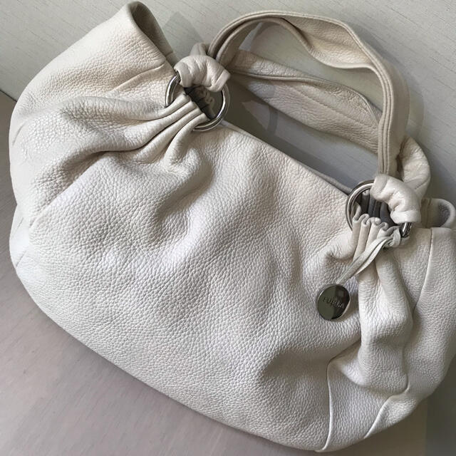 Furla(フルラ)の【送料込み】FURLA ショルダー　バッグ　ホワイト　白 レディースのバッグ(ショルダーバッグ)の商品写真