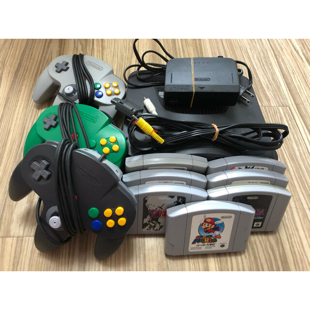 NINTENDO 64(ニンテンドウ64)のニンテンドー64 本体カセット　セット エンタメ/ホビーのゲームソフト/ゲーム機本体(家庭用ゲーム機本体)の商品写真